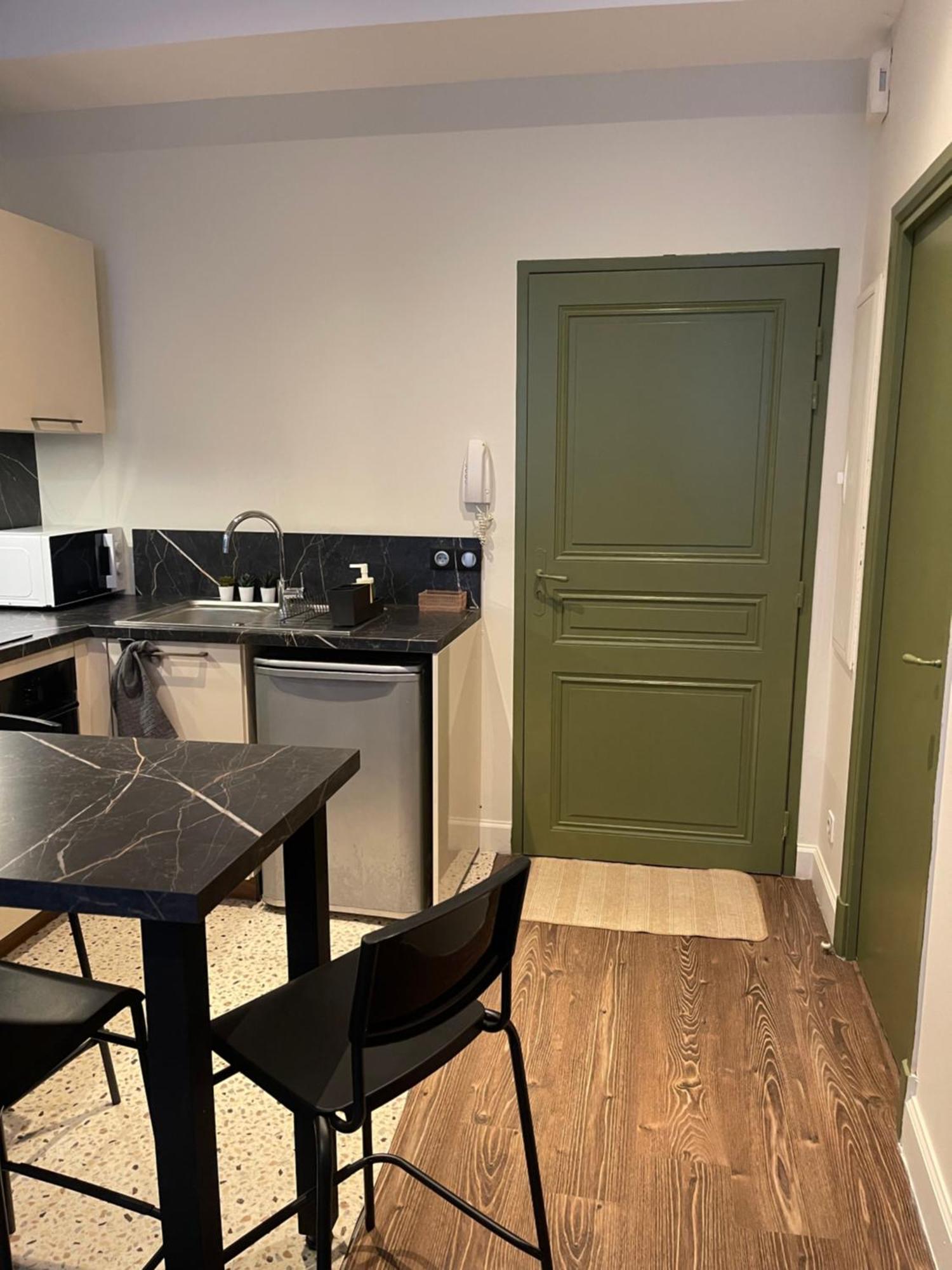 Appartement Au Coeur Du Centre Ville De Carcassonne Extérieur photo